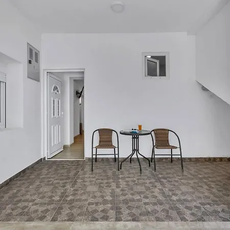 Sunny Garden Ana * ماكارسكا