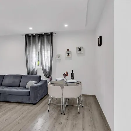 Sunny Garden Ana ماكارسكا