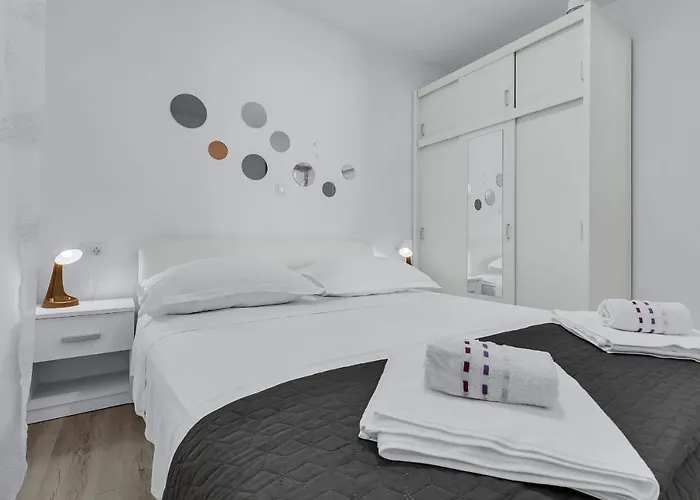 Sunny Garden Ana Apartament *