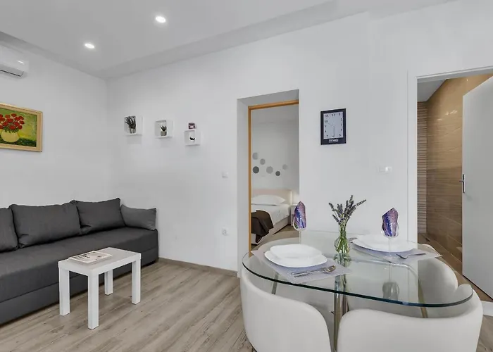 Sunny Garden Ana Apartament *